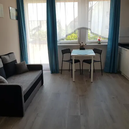 Pokoje Goscinne U Laury Homestay Rewal